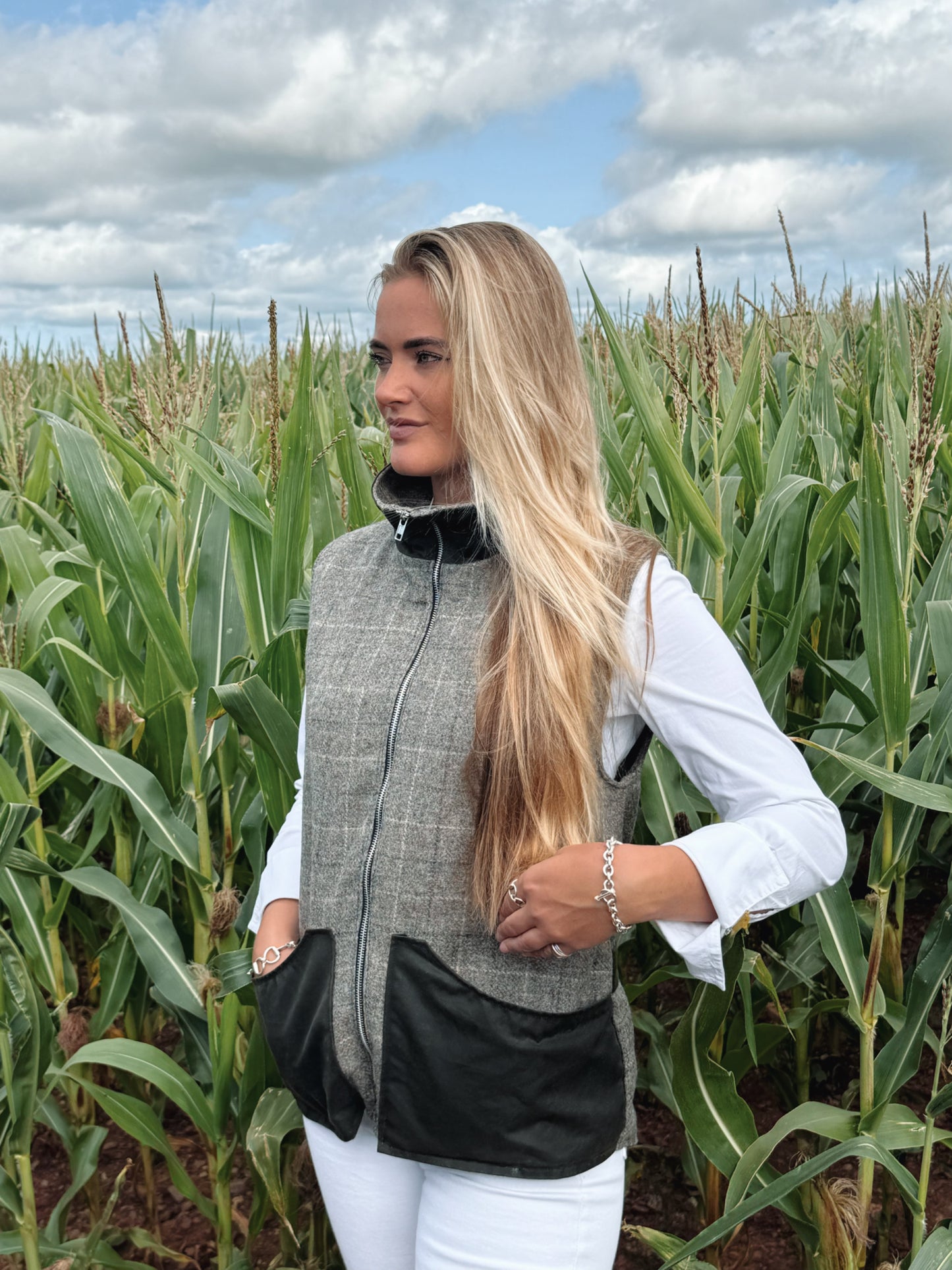 Horse-bit Tweed Gilet- Grey/ Olive green Wax