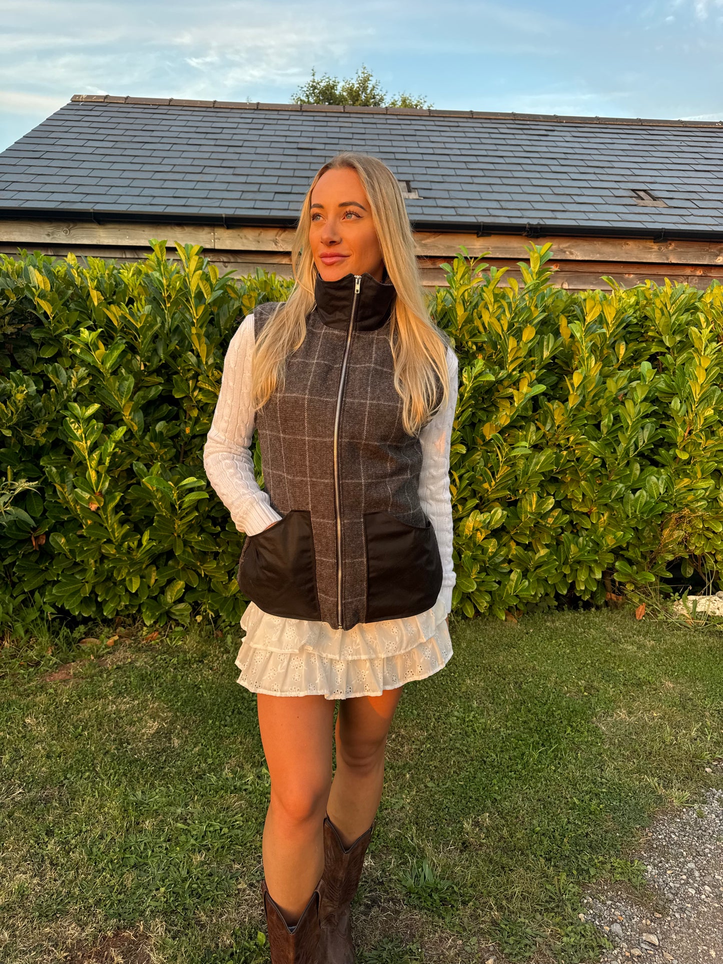 Horsebit Tweed Gilet - Chocolate brown