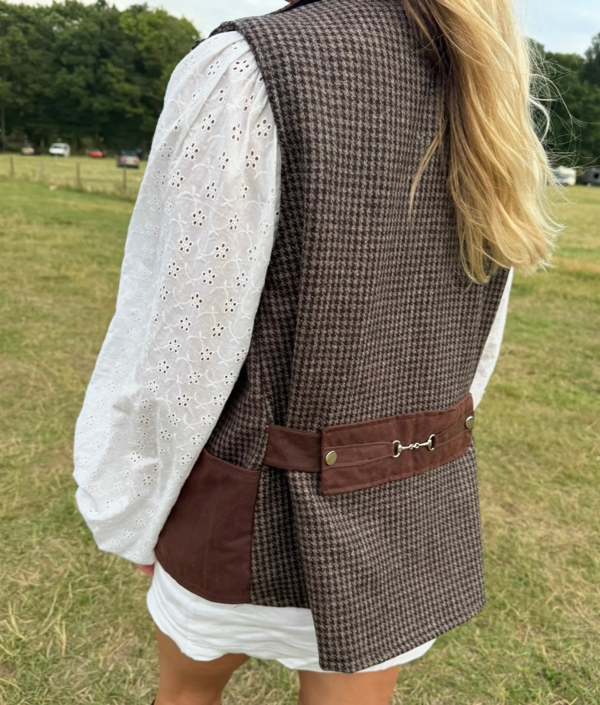 Horse-bit Tweed Gilet- Brown